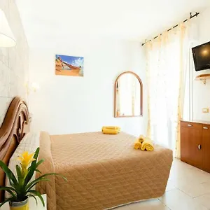 https://residence-la-villetta.riccione-hotels.org